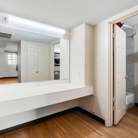 Oyo Hotel Tulsa N Sheridan Rd & Airport 외부 사진