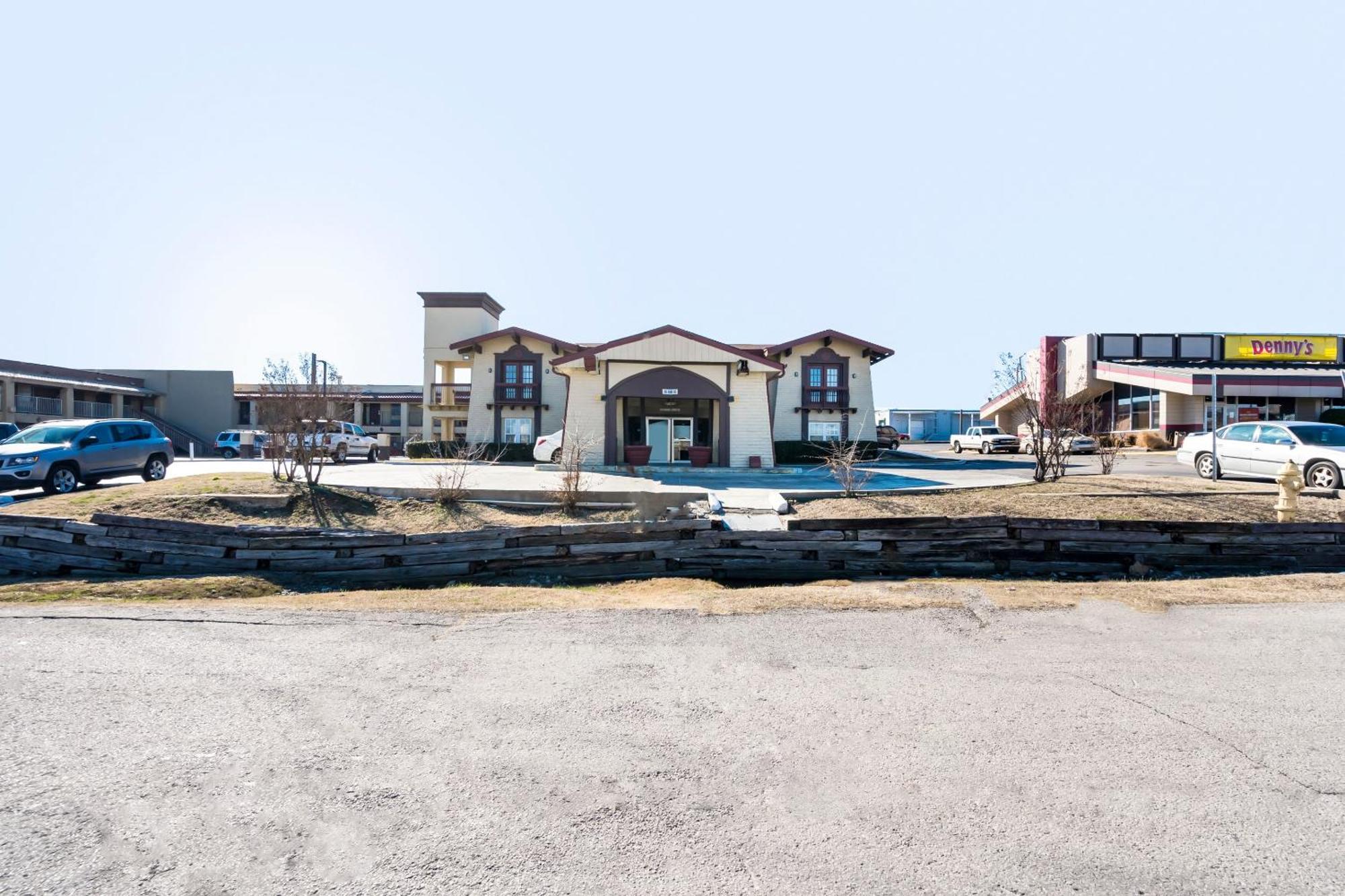 Oyo Hotel Tulsa N Sheridan Rd & Airport 외부 사진