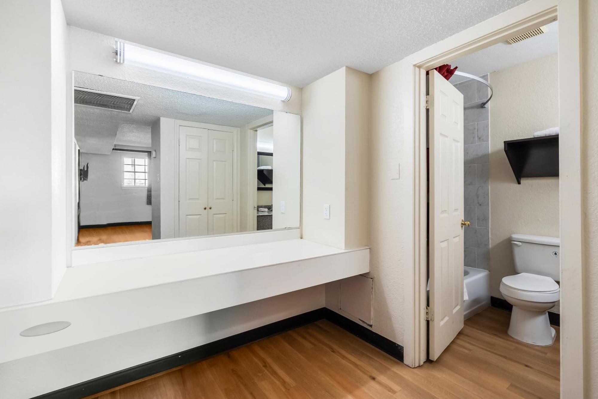 Oyo Hotel Tulsa N Sheridan Rd & Airport 외부 사진